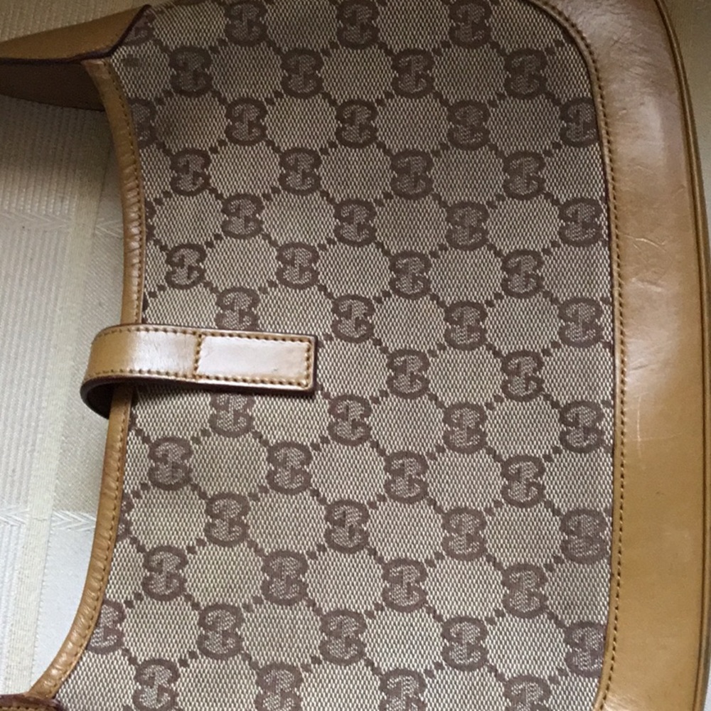Small Gucci purse